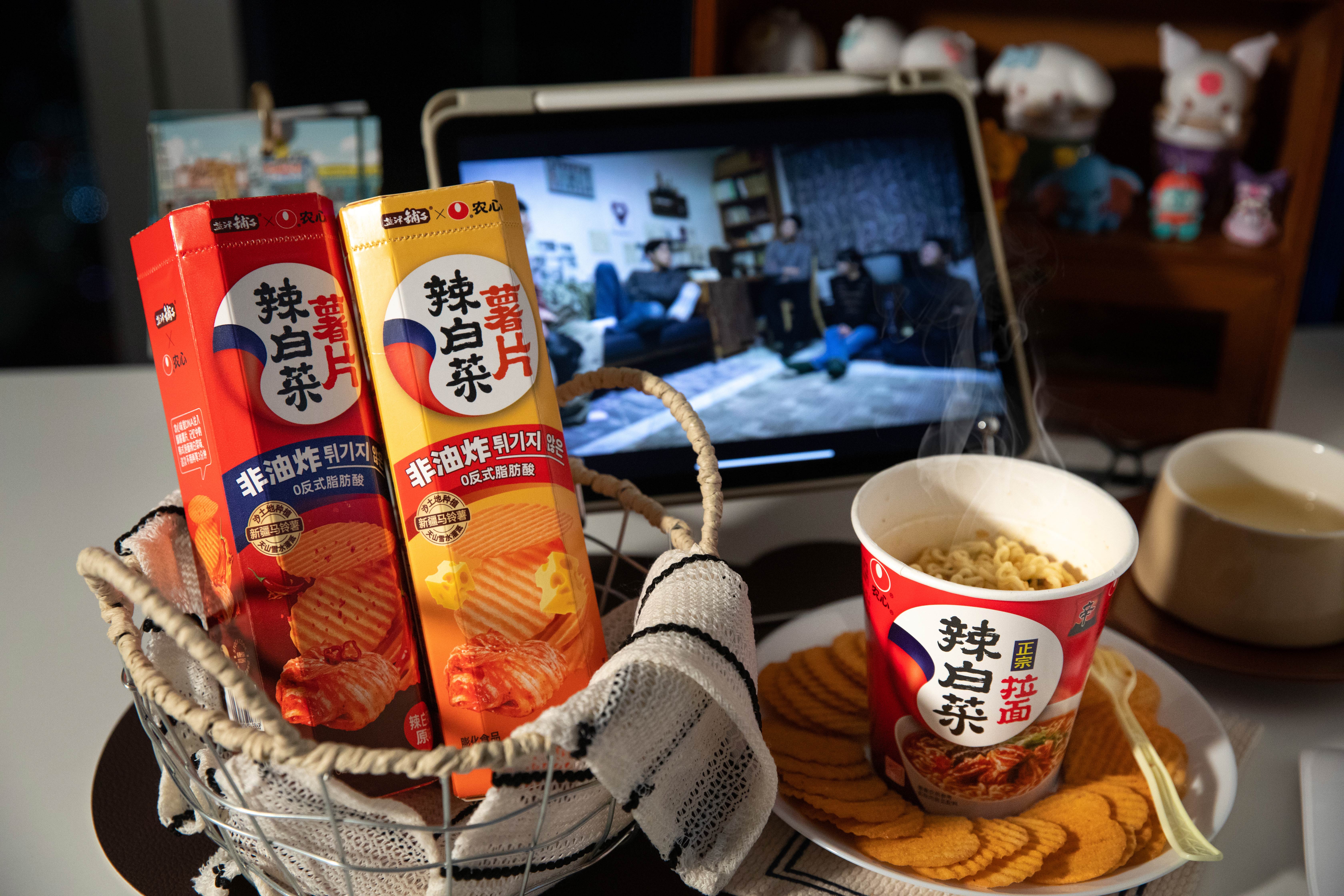 鹽津鋪子×農心 重磅聯名——辣白菜薯片新鮮上市